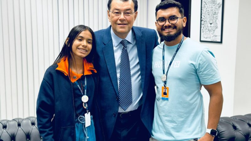 Estudante da Zona Leste de Manaus vira ‘senadora por um dia’ ao lado de Eduardo Braga