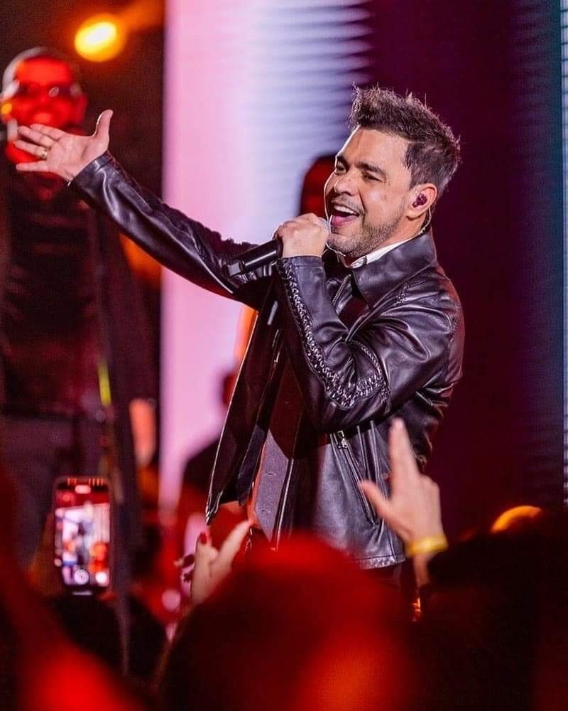 Zezé Di Camargo tem show cancelado em Pernambuco após polêmica com filhas de Silvio Santos