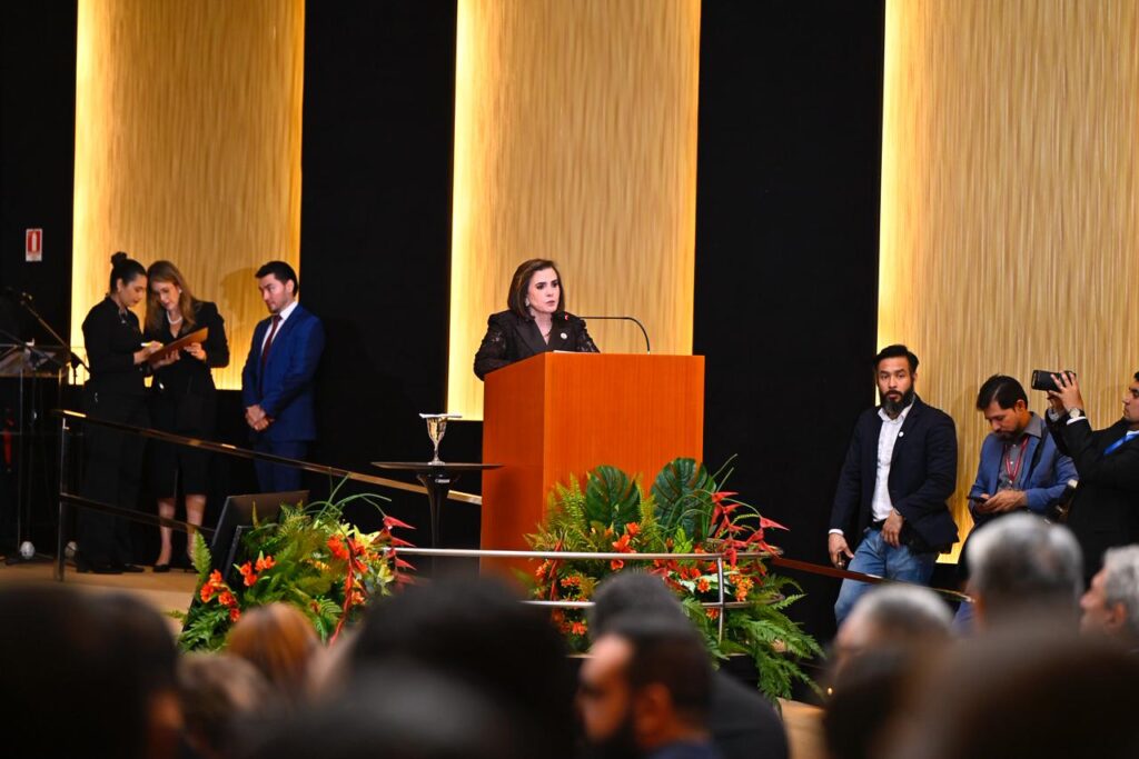 “Boa governança começa pelo conhecimento”, pontua presidente do TCE-AM na abertura do ano letivo da ECP