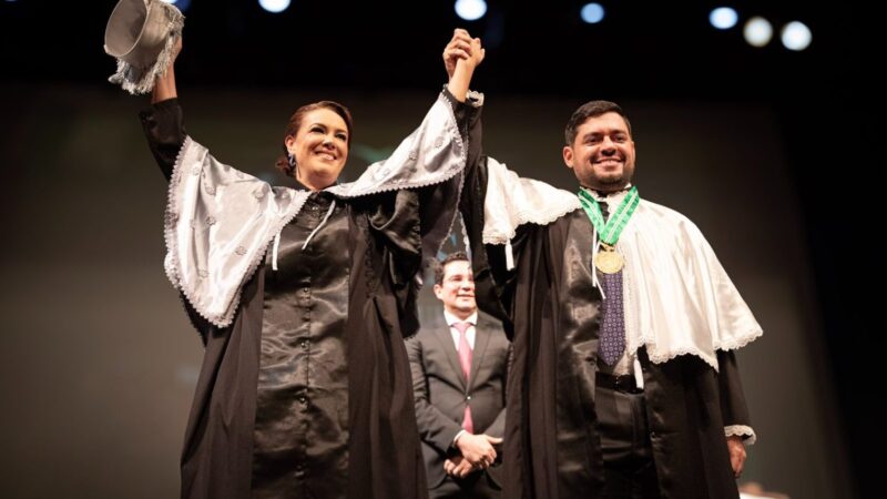​Em cerimônia, André Zogahib e Katia Couceiro são empossados nos cargos de reitor e vice-reitora da UEA