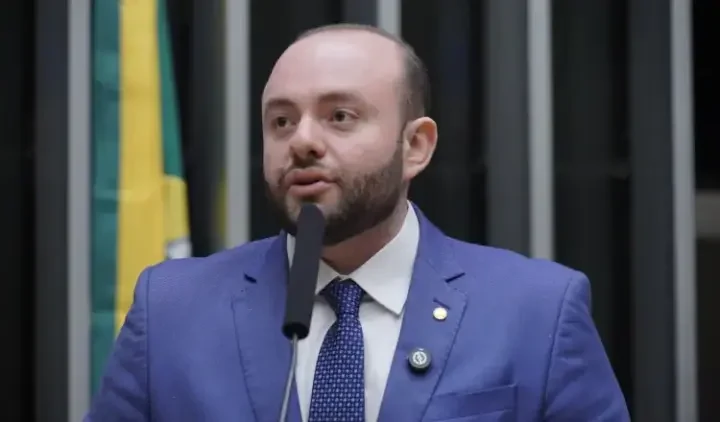 Deputado Fausto Jr. apresenta projeto que permite retorno de empresas excluídas ao Simples Nacional