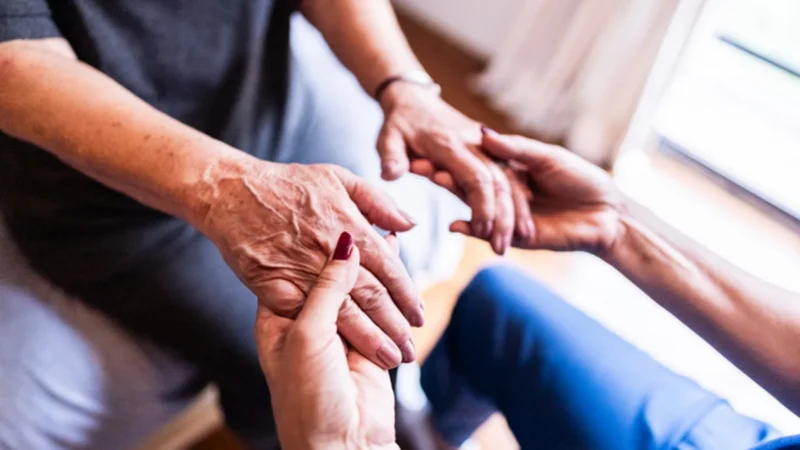 Japão inicia transplante de células-tronco para tratar Parkinson