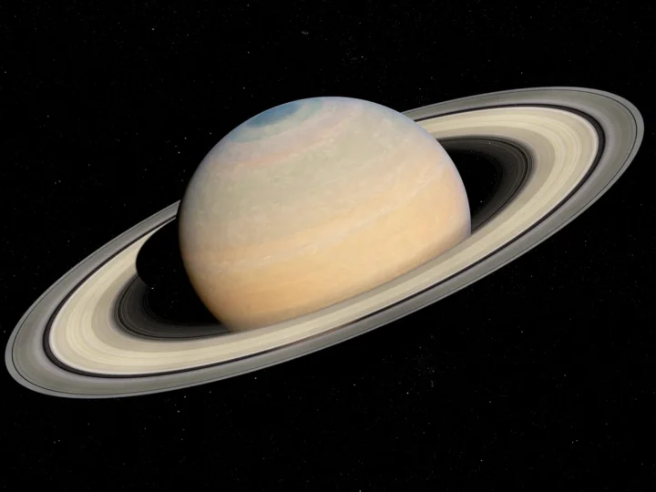 Próximo da Terra, Saturno pode ser visto no céu a olho nu nesta semana